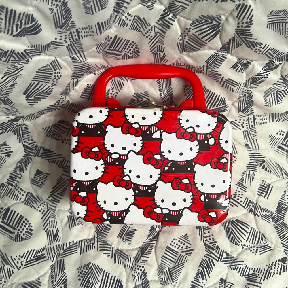 RARE vintage 1990 Sanrio Hello Kitty Travel Tin Metal Lunch box handle